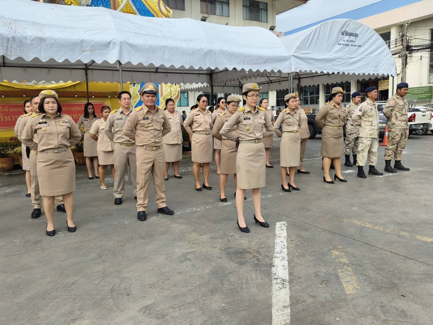 พช.บางบ่อ ร่วมกิจกรรมเคารพธงชาติ และแสดงความอาลัยรำลึกในพระมหากรุณาธิคุณอันหาที่สุดมิได้ ในสมเด็จพระนางเจ้าสิริกิติ์ พระบรมราชินีนาถ พระบรมราชชนนีพันปีหลวง